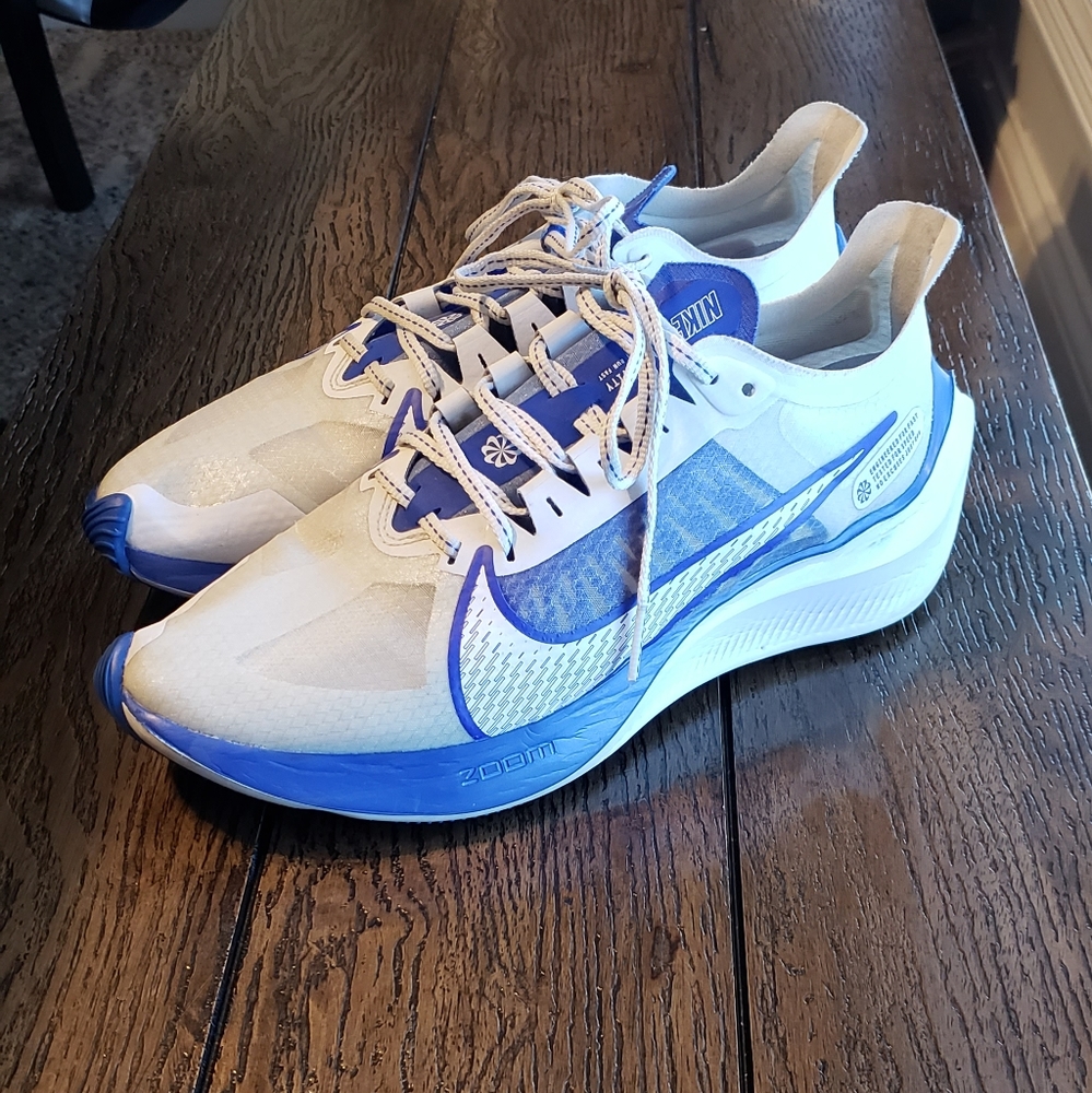 Mens Nike Zoom Gravity, size 8.5